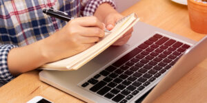 Top Reasons Professionals Are Upskilling Through Online Courses